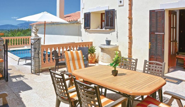 Nice home in Bger with 3 Bedrooms, WiFi and Outdoor swimming pool in Búger