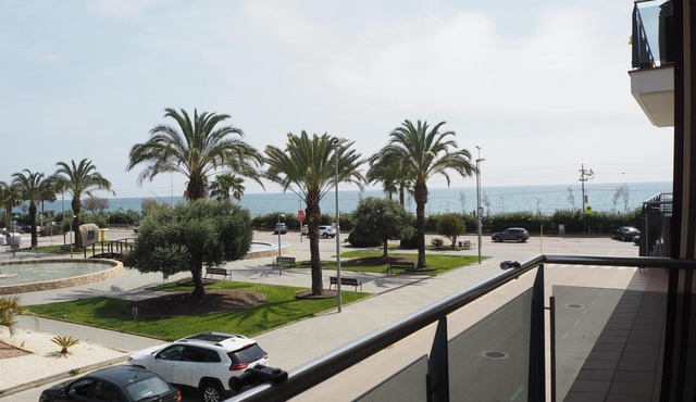 NINFA. Flat with balcony perfect for families with children. Sea views Free wifi in Pineda de Mar