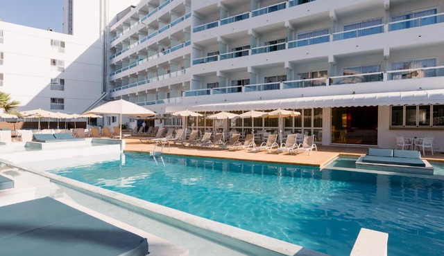 O7 Vistanova in Magaluf