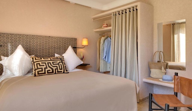 Oasis lodges
