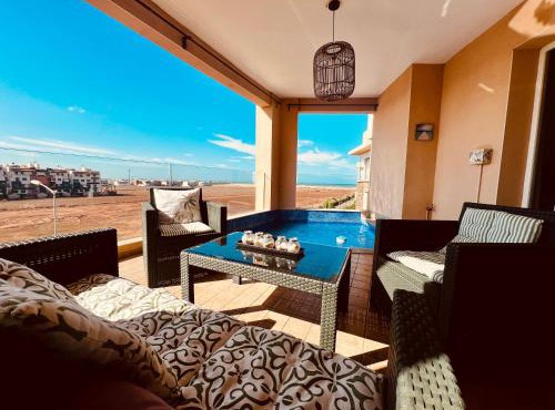Ocean Gem - Exclusive 2BR, Balcony Pool, Beach, Surf & Views