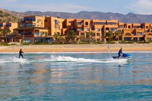 Paradis Plage Pieds dans l'eau - Superbe Appartement & Jaccuzi in Agadir