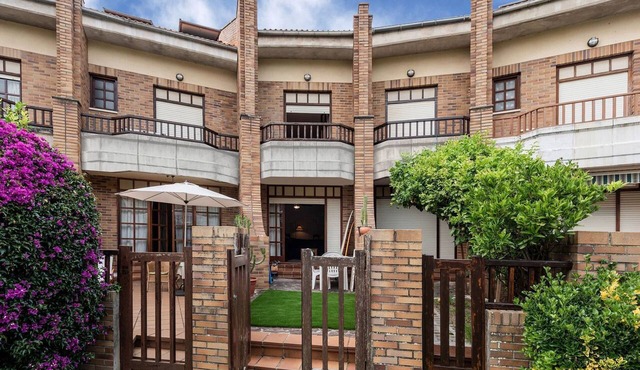 Pet-Friendly Getaway in Loredo