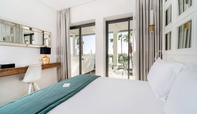 Petit Palace Suites Hotel