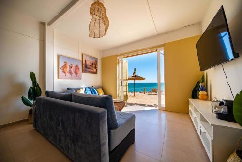 Private Beach Bungalow, Peaceful Stay in Dakhla