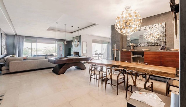 Private villa in Marrakech: breakfast and heated pool