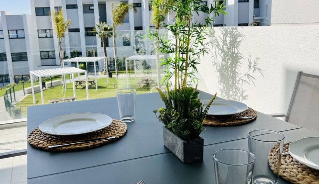 Pure South – Modern Elegance with Sea View in Manilva