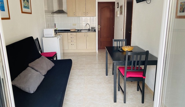 QUIET APARTMENT IDEAL COUPLES in canet de mar