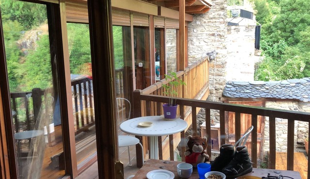 Refugi Orfila, independent rural house, ideal for families. in Escalarre