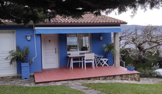 Remanso Azul Casa de Huéspedes con Increíbles Vistas, Piscina y Jardín in Moaña