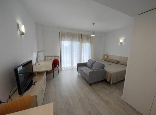 Residencia Universitaria Resa Giner de Los Ríos in Alcalá de Henares