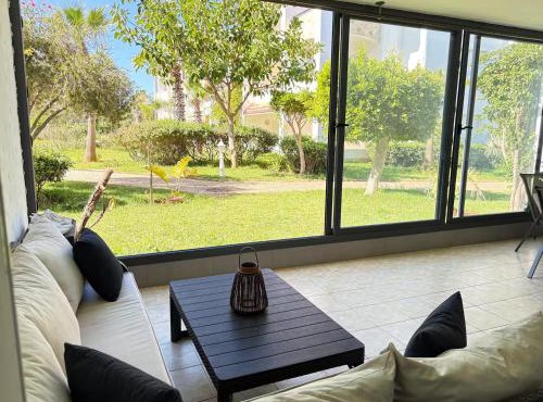 Rez-de jardin avec accès direct à la piscine