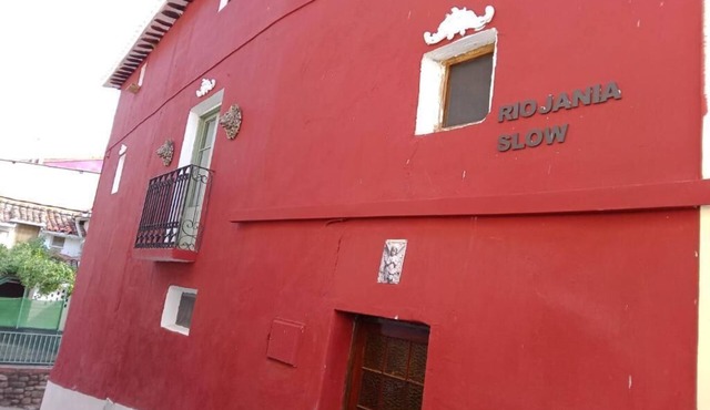 Riojania Slow - Classic Triple Room in Santa Eulalia Bajera