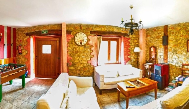 Room 'Habitación Doble' with Mountain View, Shared Garden and Wi-Fi in Trashaedo del Tozo