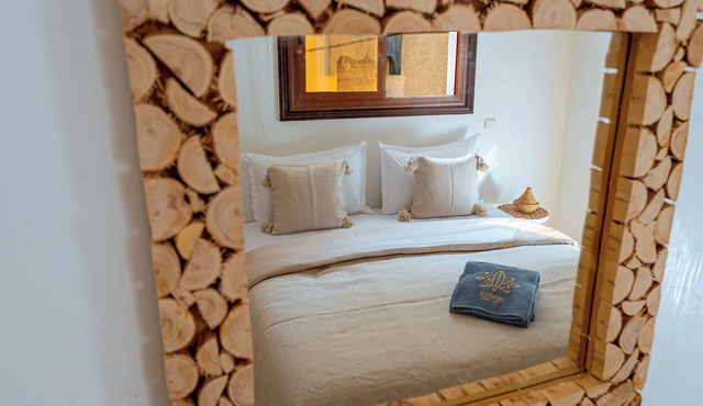 Roots Surf House