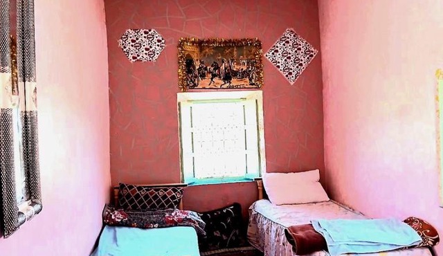 Rose Valley Clay House Stay