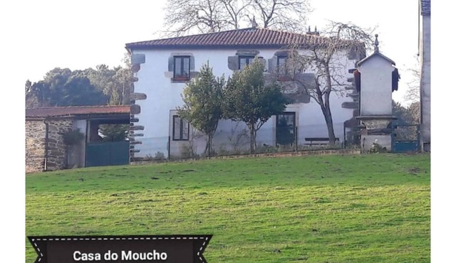 Rural house integrates up to 12 people in the center of Galicia near Santiago in Vila de cruces