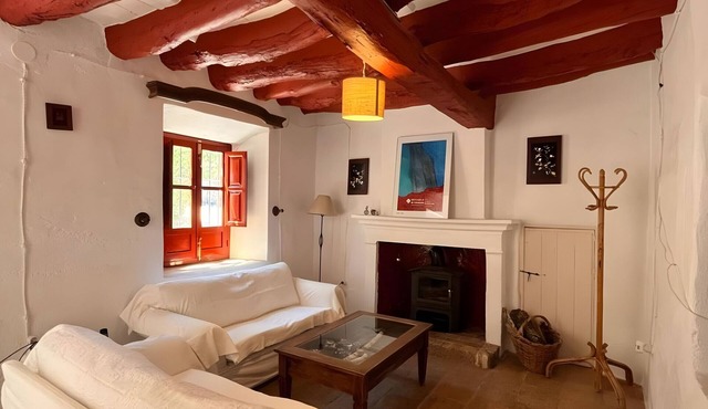 Rural house 'La Casa Del Colono' with mountain views, shared pool and Wi-Fi in Otura