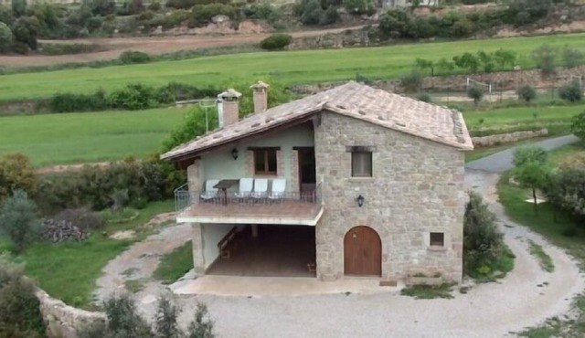 Rural house Les Cots de Lloberola from 11 to 47 people in Biosca