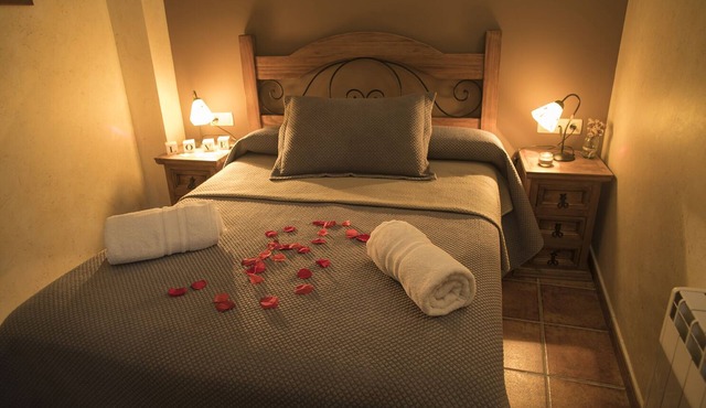 Rural house with jacuzzi , special for couples in Torres Torres