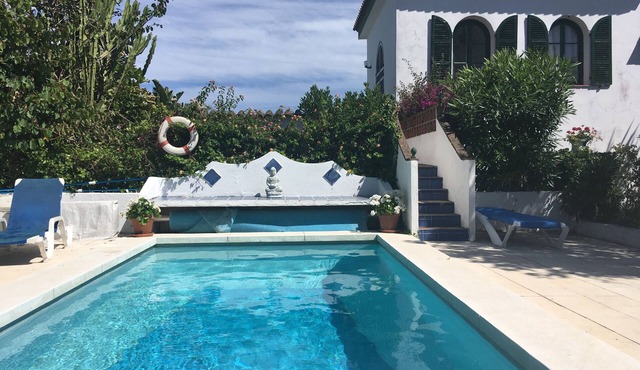 Rustic beach side villa within a walled garden set in a bay 13km from Tarifa. in Algeciras