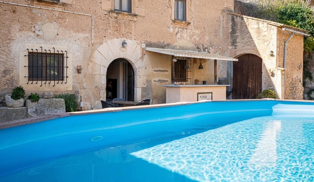 Rustic House with Private Pool near the Beach in Roda de Berà