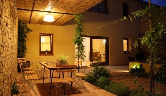 Self catering Ca l´Helena for 8 people. in Castellet i la Gornal