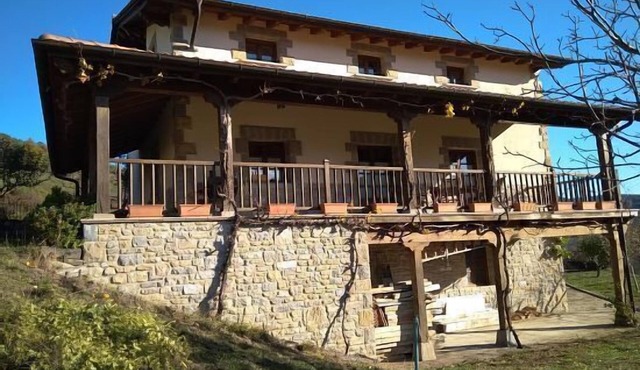 Self catering Elbegi for 12 people in Esteribar