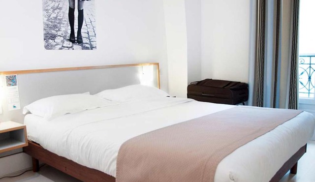 Solar Hotel in Paris