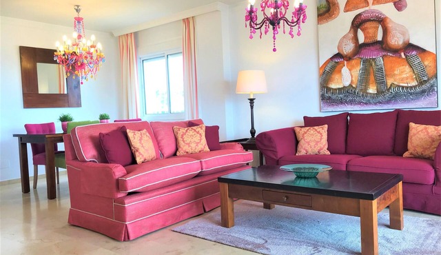 spacious apartment for 5 people on beachfront w. panoramis views in Estepona