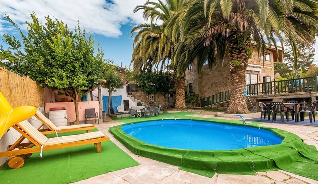 Spacious holiday home in Santiago de Compostela with pool in Ames
