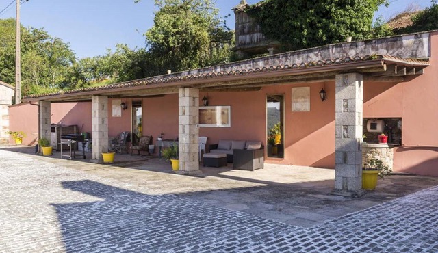 Spacious House with Mountain View in Carboeiro de Francia in Martije