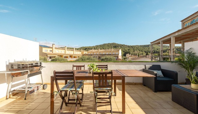 Spacious Rural House in Tarragona for Groups, 15–19 Guests in Bonastre