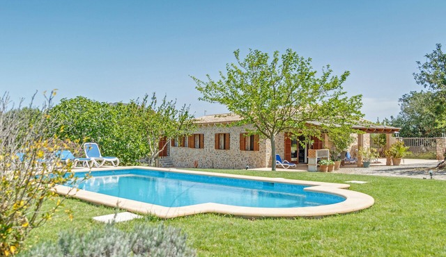 Stone-villa in a rural idyll with pool– Villa Mamici in Capdepera