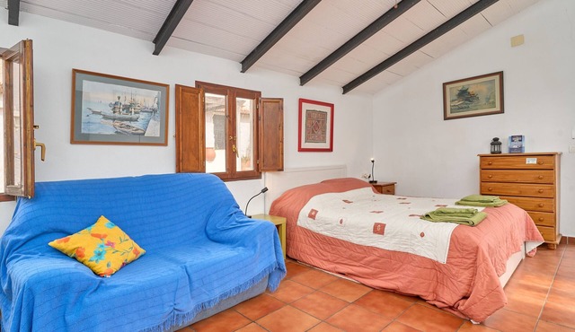 Studio Apartment 'Cortijo Grande' with Mountain View, Shared Pool and Wi-Fi in Rubite