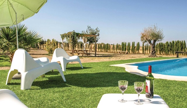 Stunning home in Villanueva del Duque in Villanueva del Duque