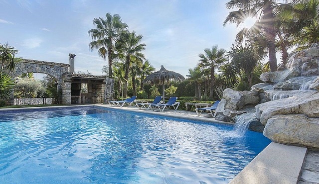 Stunning Villa, with large pool & gardens in Crestatx