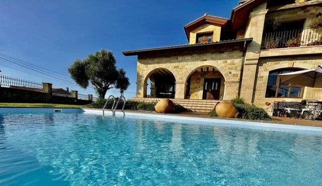 Stunning villa with Pool, Garden & BBQ ... Amazing Sunset / Sea views. in Suances