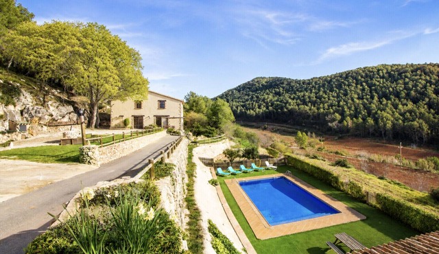 Sublime seclusion in Catalonia wine Region! in Puigpelat