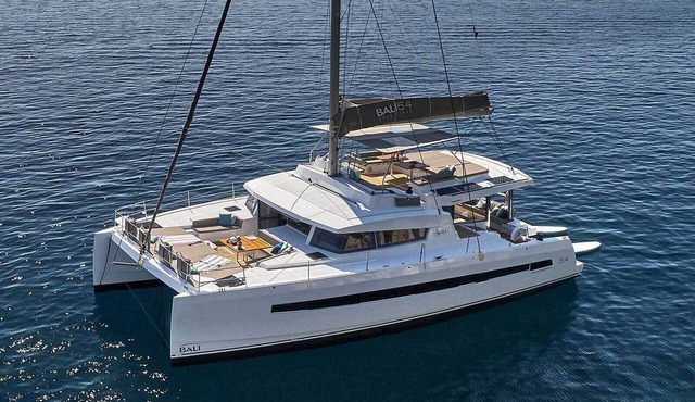 Sun-Kissed Sailing Adventure in the Majestic Islas Baleares in Ibiza / Eivissa