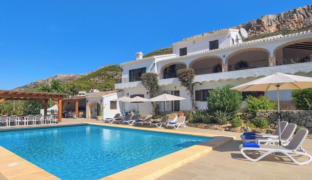 Sunset Villa Javea with private pool, tennis and padel court in Jávea