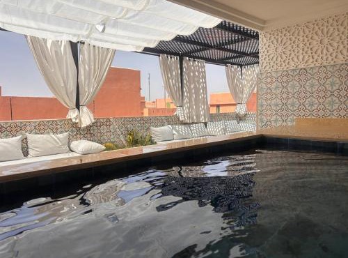 Tamansourt, 30' Marrakech, maison Typique, bassin