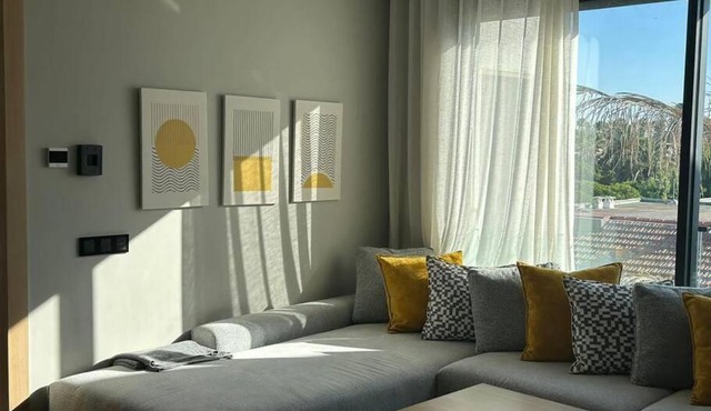 The Besty Ocean Suite-By Ayla Stay