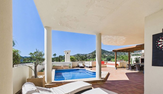 Three-Bedroom El Coto Penthouse with Private Pool in La Manga Club