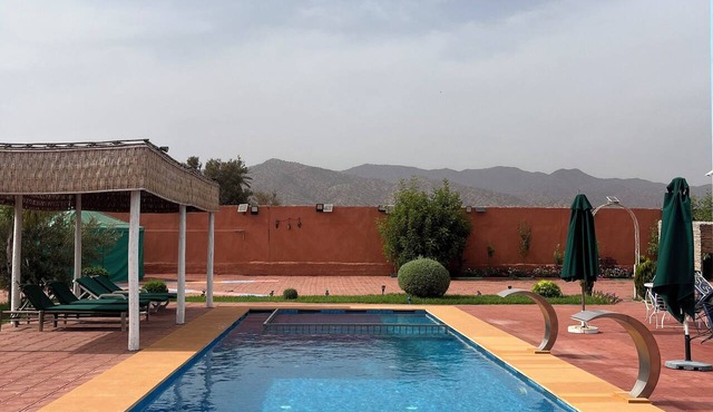 Tigmi Osonfo : Moroccan Villa w/Pool, Garden - Book Your Blissful Getaway Now