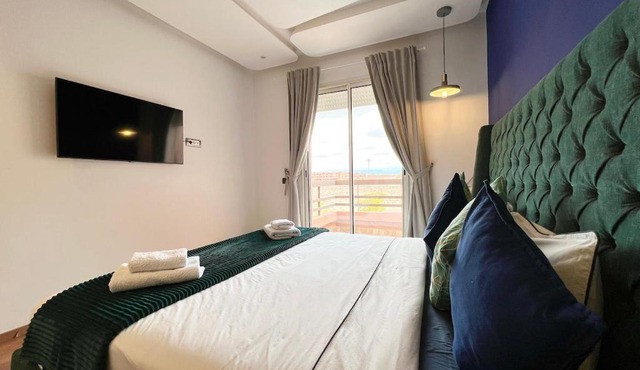 Top Floor Apartment with terrace and pool