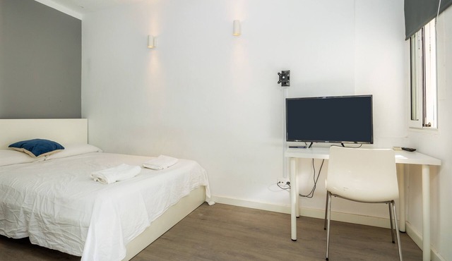 Tripe room Nº2' with Shared Terrace, Wi-Fi and Air Conditioning in Can Pastilla