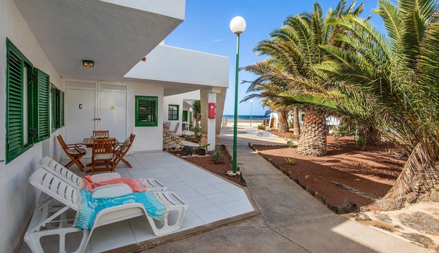 Vacation Apartment 'Casa Isa' with Private Terrace in El Cotillo