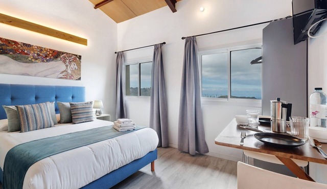 Vacation Apartment 'Casa Lomo El Aire Brezo' with Sea View, Shared Pool and Wi-Fi in Tegueste