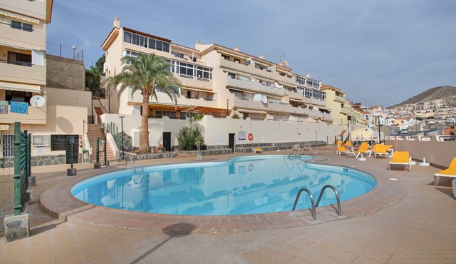 Vacation Apartment 'Estrella Del Mar Vista Al Puerto' with Sea View, Wi-Fi and Air Conditioning in Argueninguin
